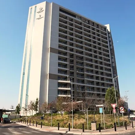 Menlyn Trilogy - 2 Bedroom & Great Views - No Loadshedding Pretoria Exterior photo
