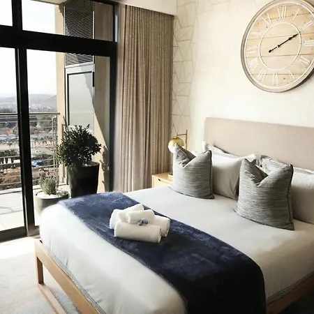 Menlyn Trilogy - 2 Bedroom & Great Views - No Loadshedding Pretoria Exterior photo