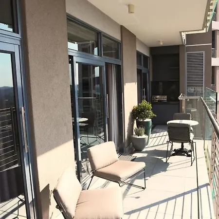 Menlyn Trilogy - 2 Bedroom & Great Views - No Loadshedding Pretoria Exterior photo