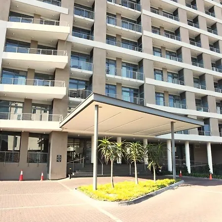 Menlyn Trilogy - 2 Bedroom & Great Views - No Loadshedding Pretoria Exterior photo